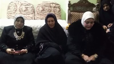 وكيل تعليم كفر الشيخ تقدم العزاء في شهيد الواجب
