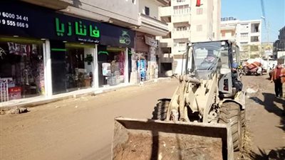 متابعة أعمال النظافة وسحب المتبقي من مياه الأمطار بمركز ومدينة الحامول