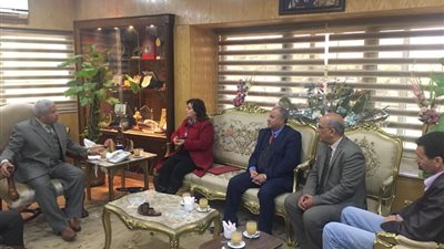 محرز و محافظ أسوان يبحثان مشاكل الصيادين ببحيره السد العالي