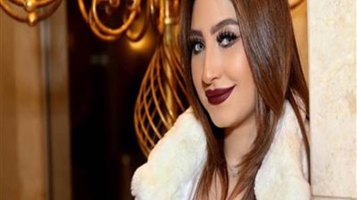 مطربة اه يا دنيا تتحدى الطقس فى اطلالة جذابة.. صور