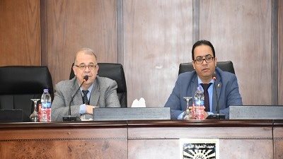 عبد الغفار يستعرض تقريرًا حول ورشة تدريبية لموازنة البرامج والأداء