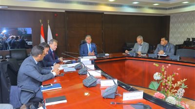 وزير النقل يشدد على رفع معدلات تنفيذ مشروعات تطوير نظم الإشارات