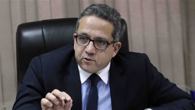 عناني :الكشف الأثري الجديد يضم 40 مومياء منهم 10 لأطفال