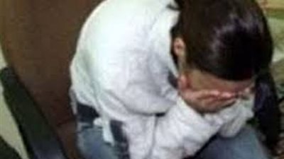فتاة سوهاج تتهم والدها بمعاشرتها جنسيا تحت تهديد السلاح