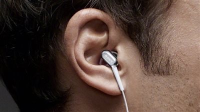 أمراض خطيرة تنقلها سماعات الأذن .. أعرف التفاصيل