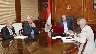 محافظ كفرالشيخ يناقش خطة إنشاء محطة تحلية مياه البحر المتوسط