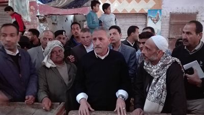 محافظ الإسماعيلية يتفقد تجهيزات افتتاح سوق الجمعة .. صور