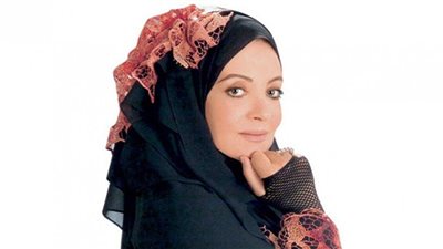 أول رد فعل من شهيرة بعد خلعها الحجاب