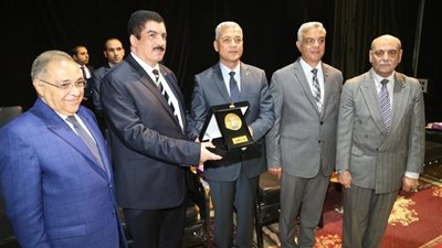 المساعى المشكورة بالمنوفية تكرم محافظ القليوبية وأوائل الخريجين ورواد العمل الاجتماعى