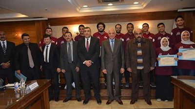 محافظ الجيزة يكرم 16 مبتكر ومبدع من أبناء المحافظة
