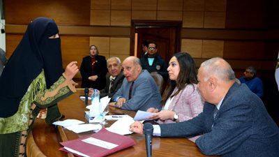 بالصور .. نهال بلبع تحل مشاكل 35 مواطن ومواطنة بالبحيرة