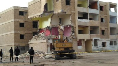 هدم 3 عمارات بالسويس لخطورتهم على السكان