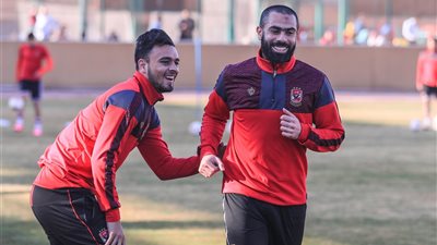 تدريبات بدنية مكثفة لثلاثى الاهلى