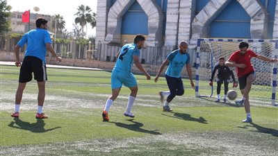 وزير التعليم العالي يتلقى تقريراً حول نتائج أسبوع شباب الجامعات