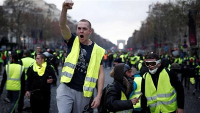فرنسا تستدعي سفيرها من إيطاليا لإجراء محادثات