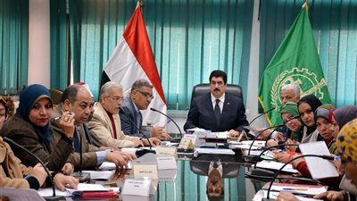 محافظ القليوبية يشارك اختيار الأم المثالية على مستوى المحافظة