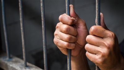 ضبط عاملين بنجع حمادى لقيامهم بسرقة معدات توليد الكهرباء بالمزارع