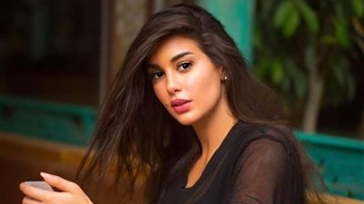 ياسمين صبرى تُظهر رشاقتها بإطلالة جديدة على 