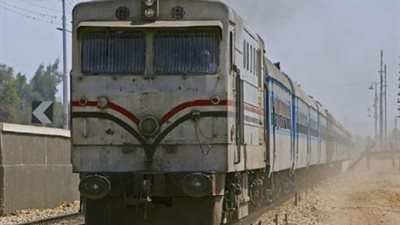 توقف حركة القطارات بسوهاج ساعتين لعطل فني في جرار قطار مكيف