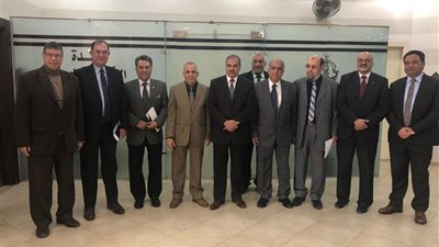 رئيس جامعة الأزهر يبحث تطوير المركز الإسلامى لأمراض القلب