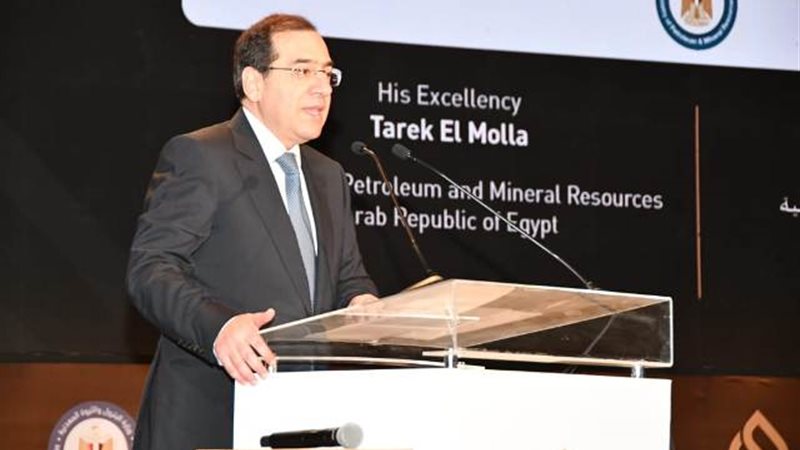 وزير البترول خلال