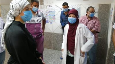 رئيس مدينة سفاجا تتفقد المستشفى المركزى للتأكد من تطبيق الإجراءات الاحترازية