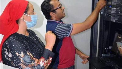 بالصور.. نائب محافظ جنوب سيناء تتابع بدء التشغيل التجريبي للذاكرة المؤسسية
