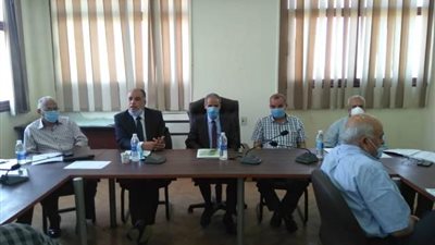 الزراعة تبحث تحديث منظومة الري على مساحة نصف مليون فدان فى ٨ محافظات