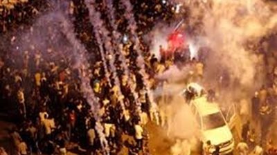 الأمن اللبنانى يطلق الغاز على متظاهرين لمنع وصولهم للبرلمان