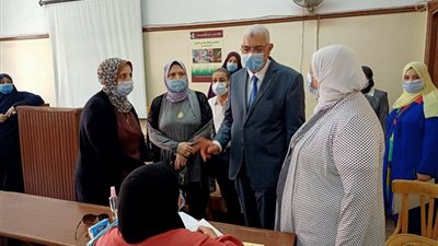 نائب رئيس جامعة المنوفية يتابع إمتحانات الدراسات العليا بكليات الهندسة و التجارة و التمريض .. صــــــور