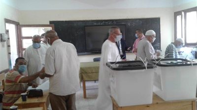ننشر الصور الأولى لعملية الاقتراع فى انتخابات مجلس الشيوخ بالمنوفية