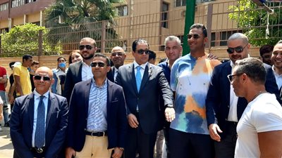 صور.. النائب علاء عابد يتفقد اللجان الانتخابية بالجيزة.. ويلتقط صور تذكارية مع مرشحي الحزب أمام المقرات