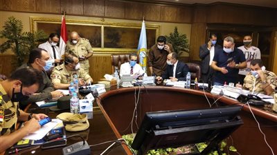 محافظ الغربية يترأس غرفة العمليات المركزية بالمحافظة لمتابعة انتخابات مجلس الشيوخ.