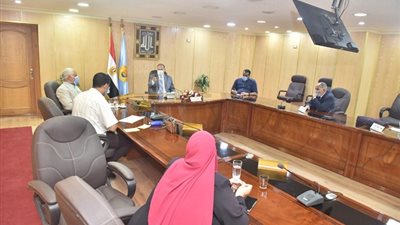 محافظ أسيوط يعلن وضع حلول جذرية لاستيعاب اعداد الاطفال المتقدمين لمرحلة رياض الاطفال بالمدارس