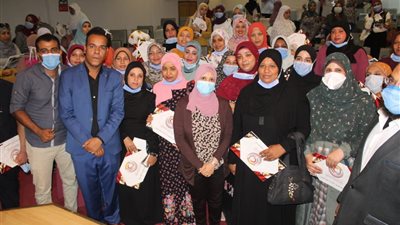 تكريم ٥٥٠ ممرض وممرضة بمستشفيات العزل الصحى بالأقصر