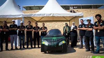 طلاب هندسة الجامعة المصرية الروسية يشتركون فى مسابقة تصنيع السيارات الكهربائية.. بالصور