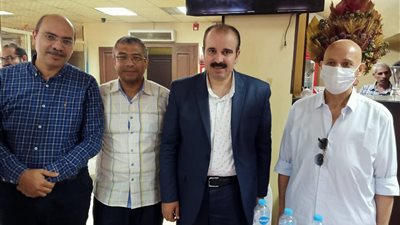 في عُرس نقابي لأعضاء المهن الطبية وكيل وزارة الصحة بالشرقية يشارك أطباء الأسنان فرحتهم