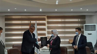 البيئة توقع بروتوكول للتعاون المشترك مع 