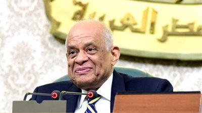 عبدالعال مداعبًا النواب :اليوم اخر جلسة ولا انتم عايزين تيجوا تاني