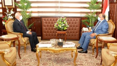 وزير التنمية المحلية يلتقي مع الغضبان لمتابعة المشروعات الجارية ببور سعيد