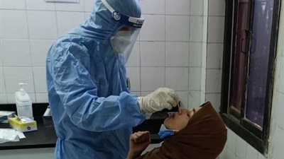 فحص ١٨٠٠ مواطن لفيروس كورونا من المسافرين للخارج بالمعمل الإقليمي بالزقازيق