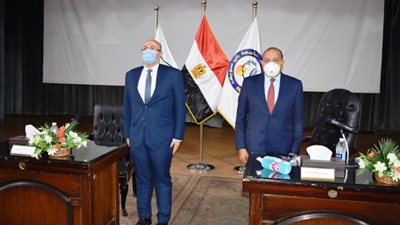 مجلس جامعة بنى سويف يقف دقيقة حداد على أرواح شهداء بئر العبد