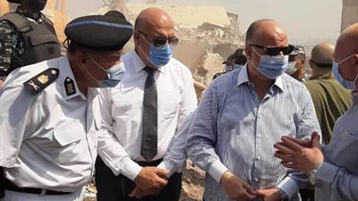 محافظ القاهرة يتفقد اعمال الازالة بمنطقة شمال الحرفيين بحى منشاة ناصر.. بالصور