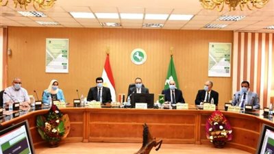 غراب يأمر بتشكيل لجان لحصر المباني الآيلة للسقوط ورفع كفاءة الحملات.. بالصور