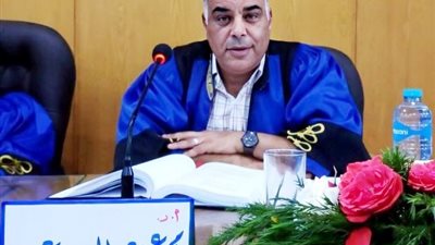 الدكتور محمد عمر عبد العزيز قائما بأعمال مدير معهد البحر المتوسط .. ألف مبروك