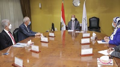 وزير النقل يبحث مع موانئ دبي العالمية سبل التعاون بين الجانبين