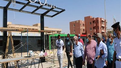 فوده يتفقد الاعمال الجارية بشارع 306 وكورنيش طور سيناء
