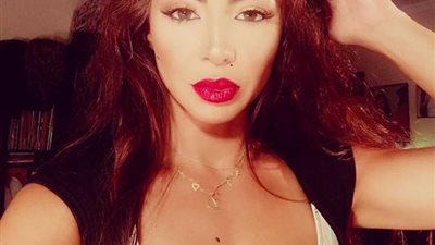 بملامح رقيقة .. دوللى شاهين تشعل السوشيال ميديا ..صور
