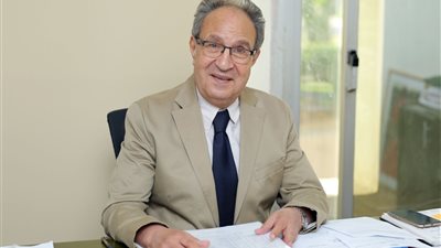 التعلم مدى الحياة فى قسم اللغة اليونانية الحديثة بجامعة مصر للعلوم والتكنولوجيا
