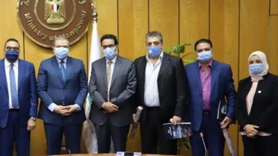 عمال لبنانيون يقدمون الشكر والتقدير للرئيس السيسي علي دعمه لبلادهم في حريق مرفأ بيروت